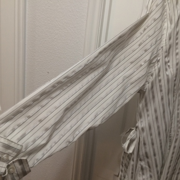 Avenue Wrap Style Top - Picture 5 of 8